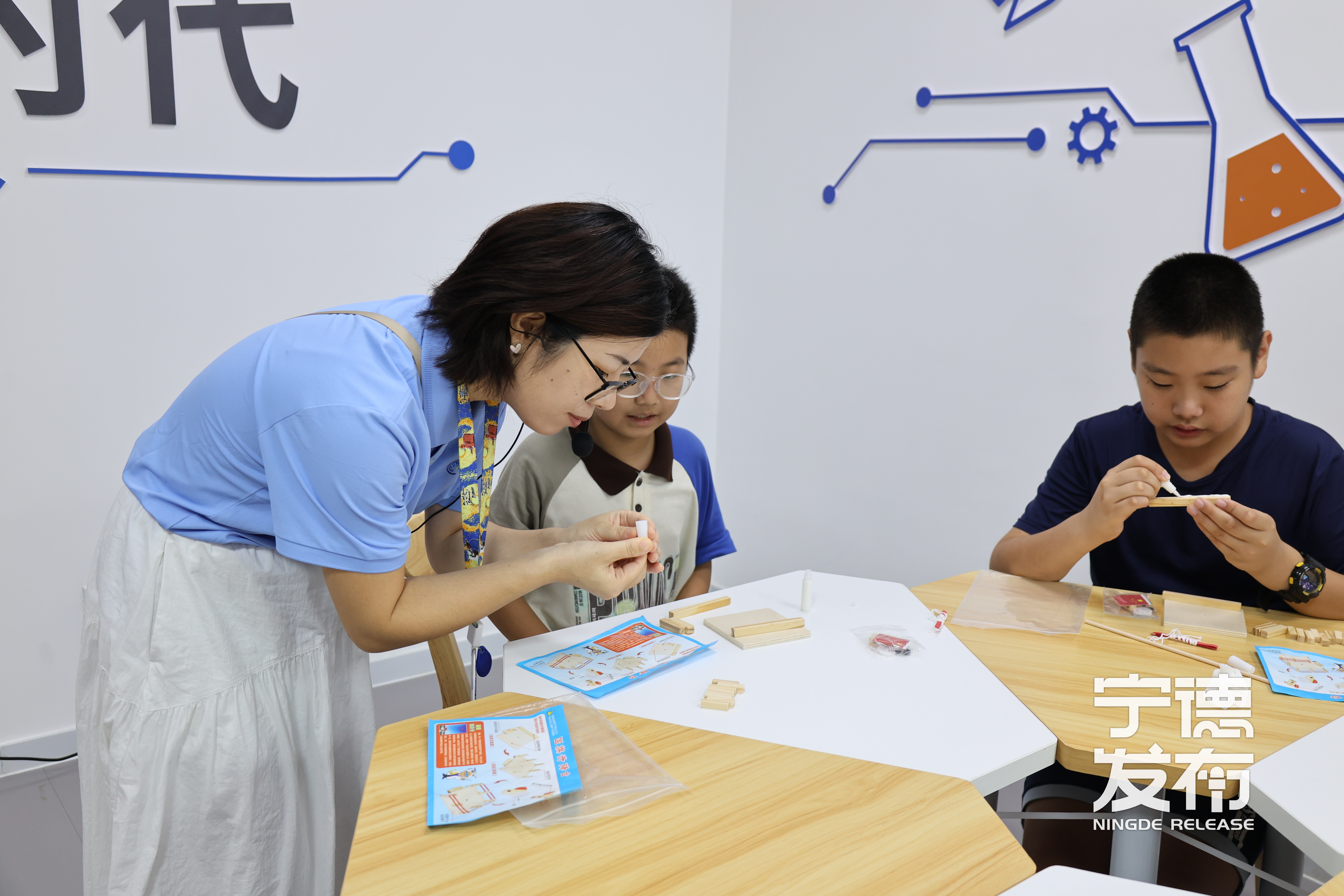 市科技馆开展“红心向党智创未来”国庆主题活动(图2)